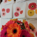 gerbera-dinner-napkins thumbnail 2