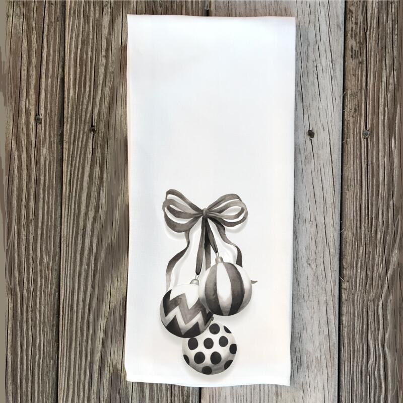 black-and-white-trio-2-ornament-handtowel